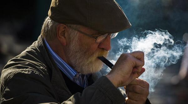 煙斗怎么抽(一天抽2斗健康)新手入門煙斗抽法圖解